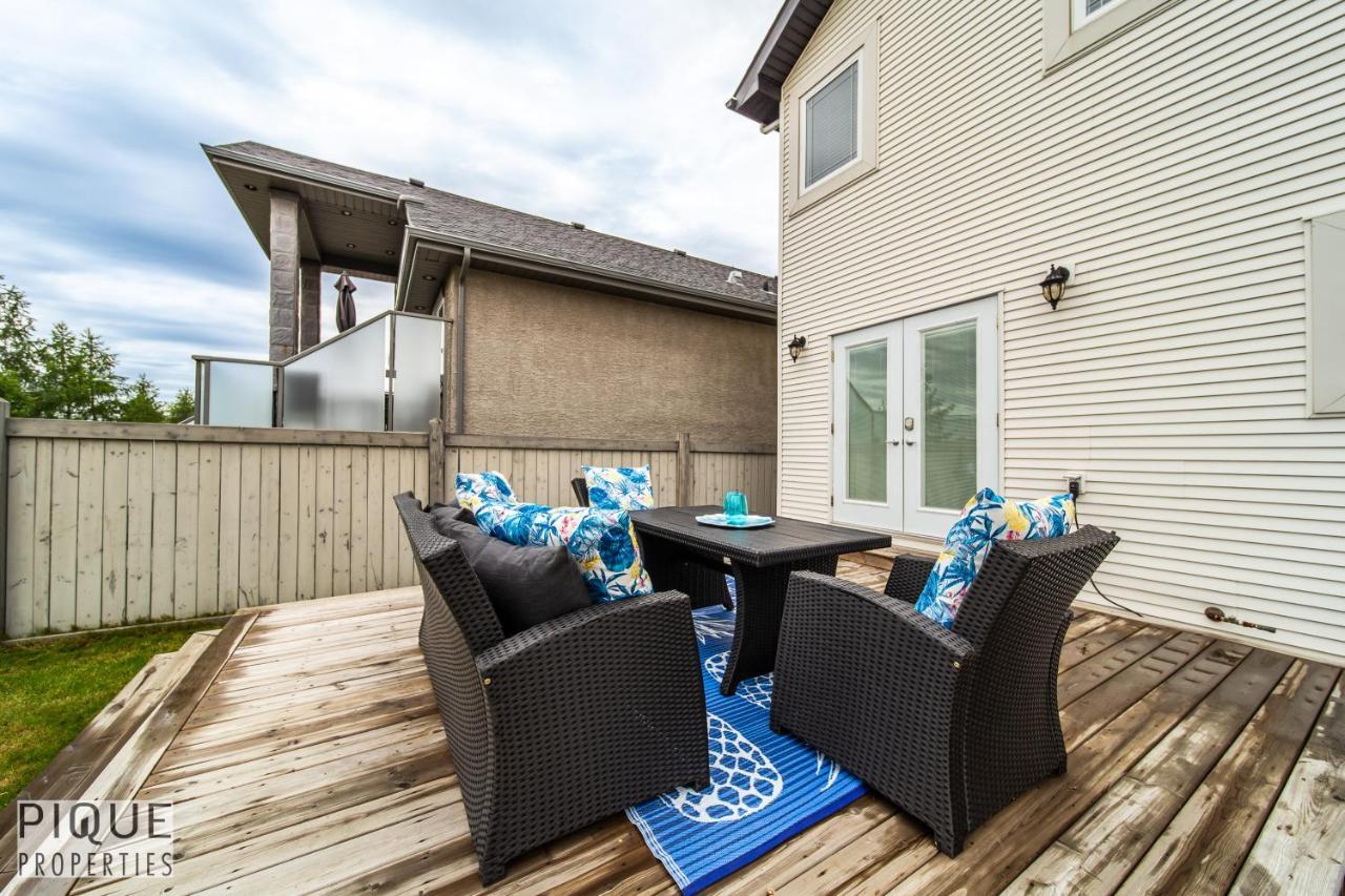 Holiday home Luxurious 6 Bed I Fireplace I Near Sports Park I With Double Garage & Fast Wifi! *