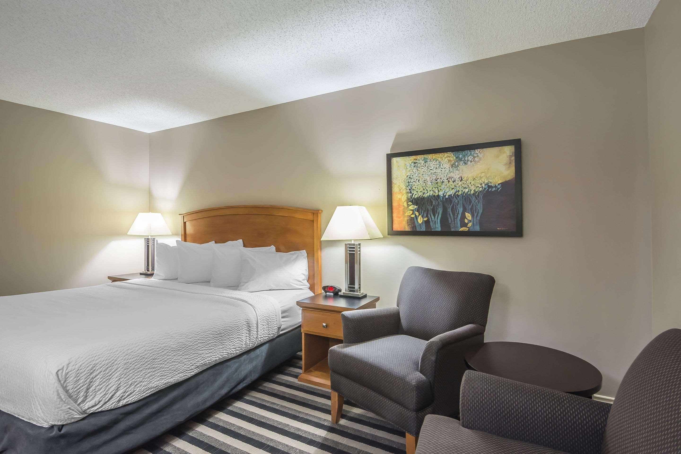Quality West Inn 3*