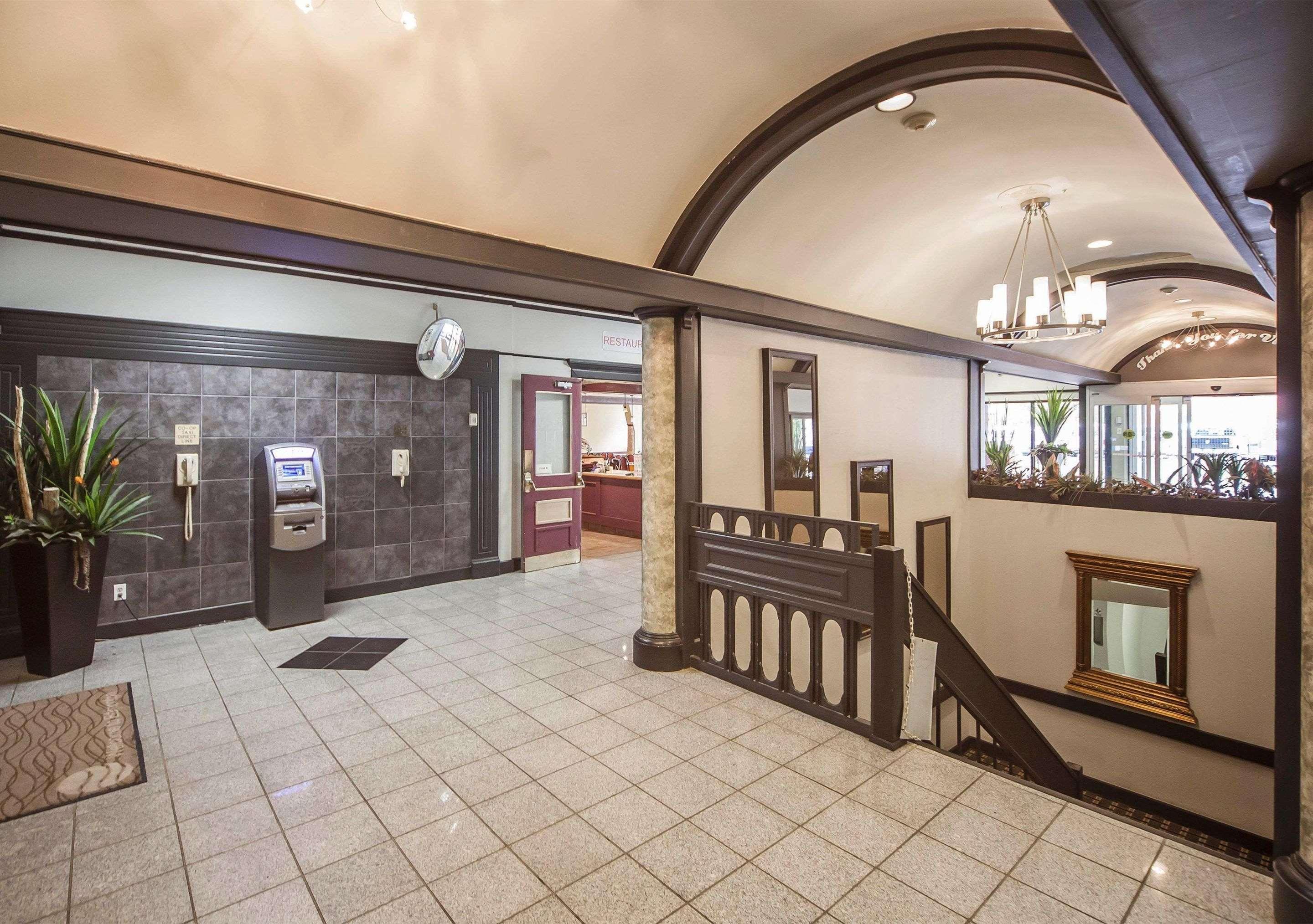 Hotel Comfort & Edmonton