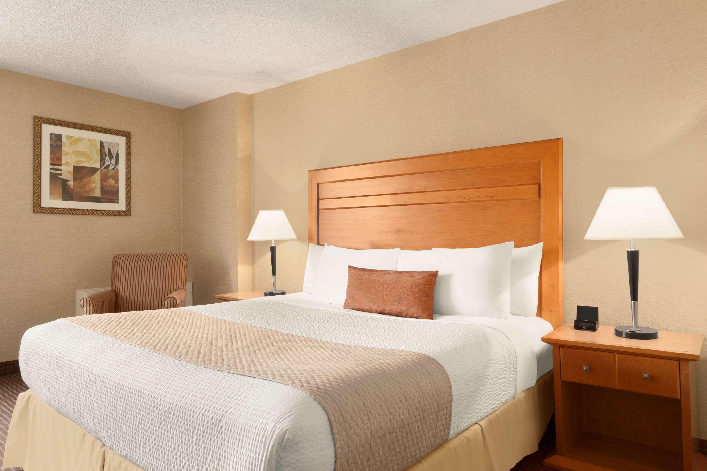 Days By Wyndham Downtown Edmonton