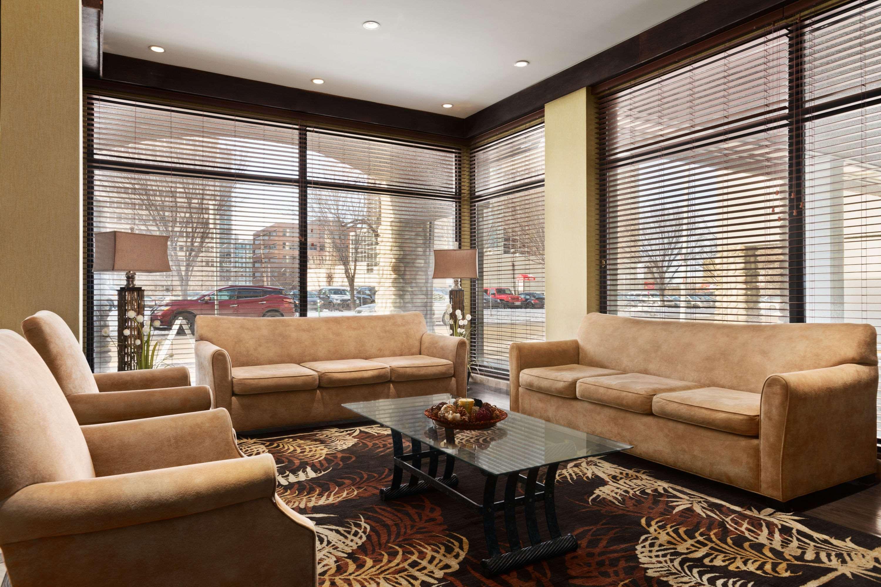 Days By Wyndham Downtown Hotel Edmonton