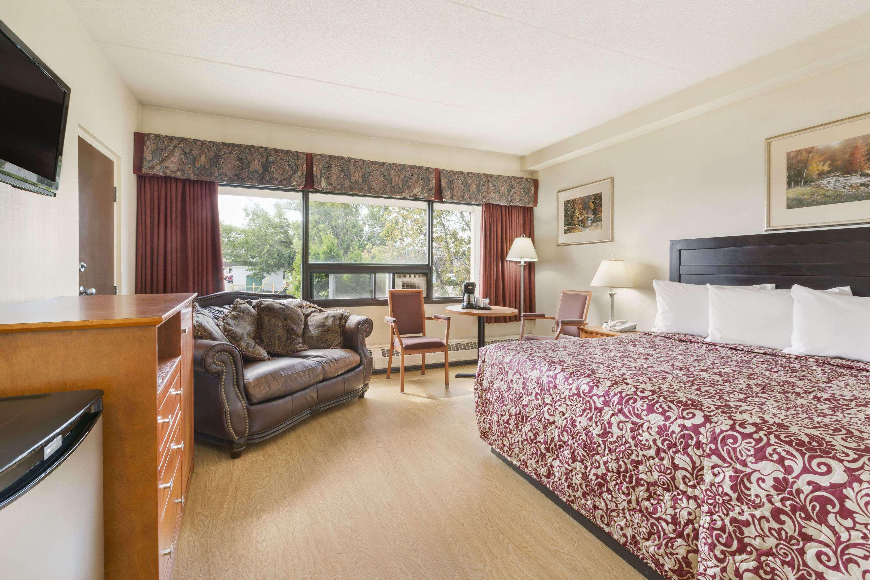 Travelodge By Wyndham East 2*
