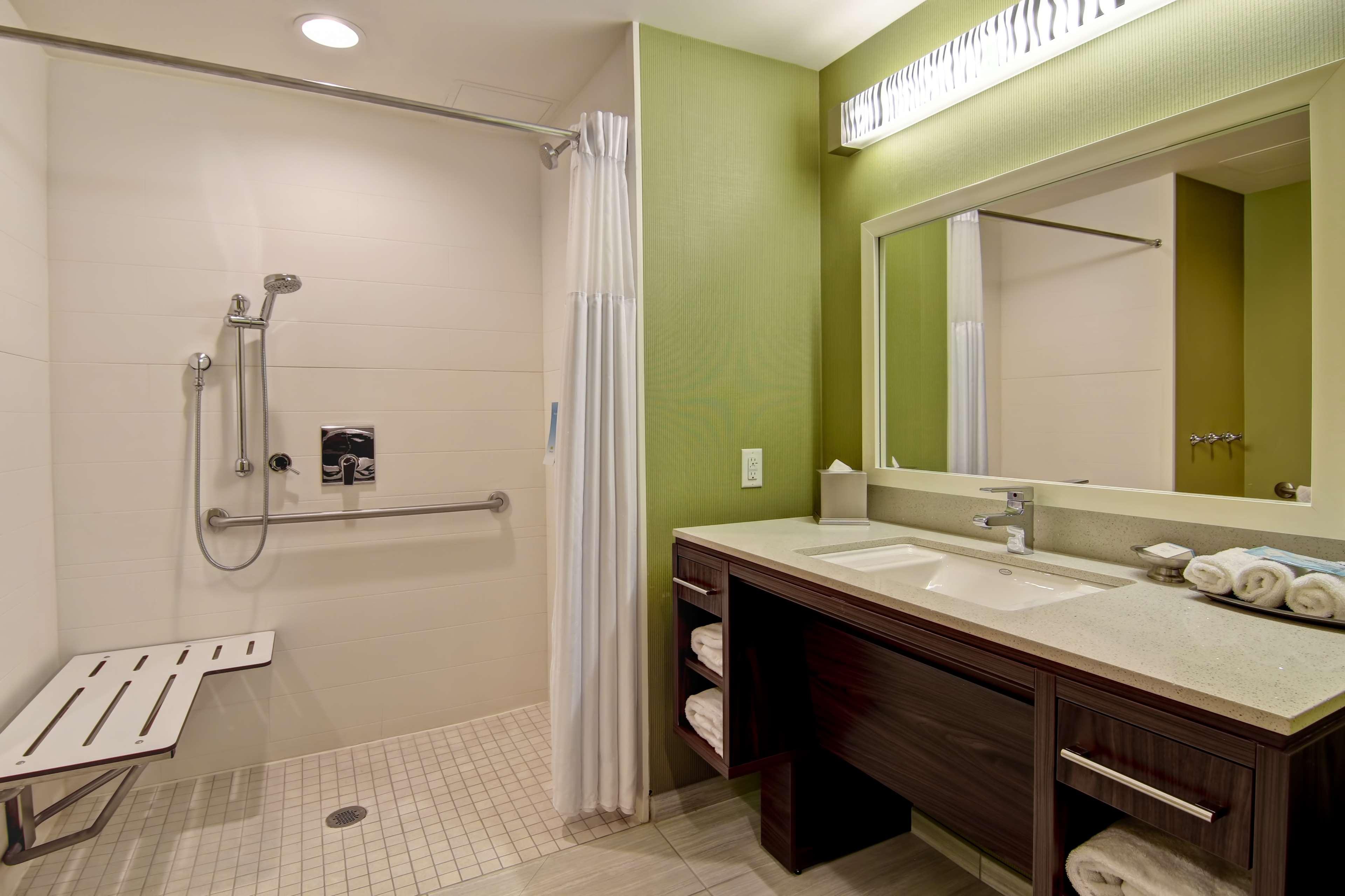 Home2 By Hilton West 3* Edmonton
