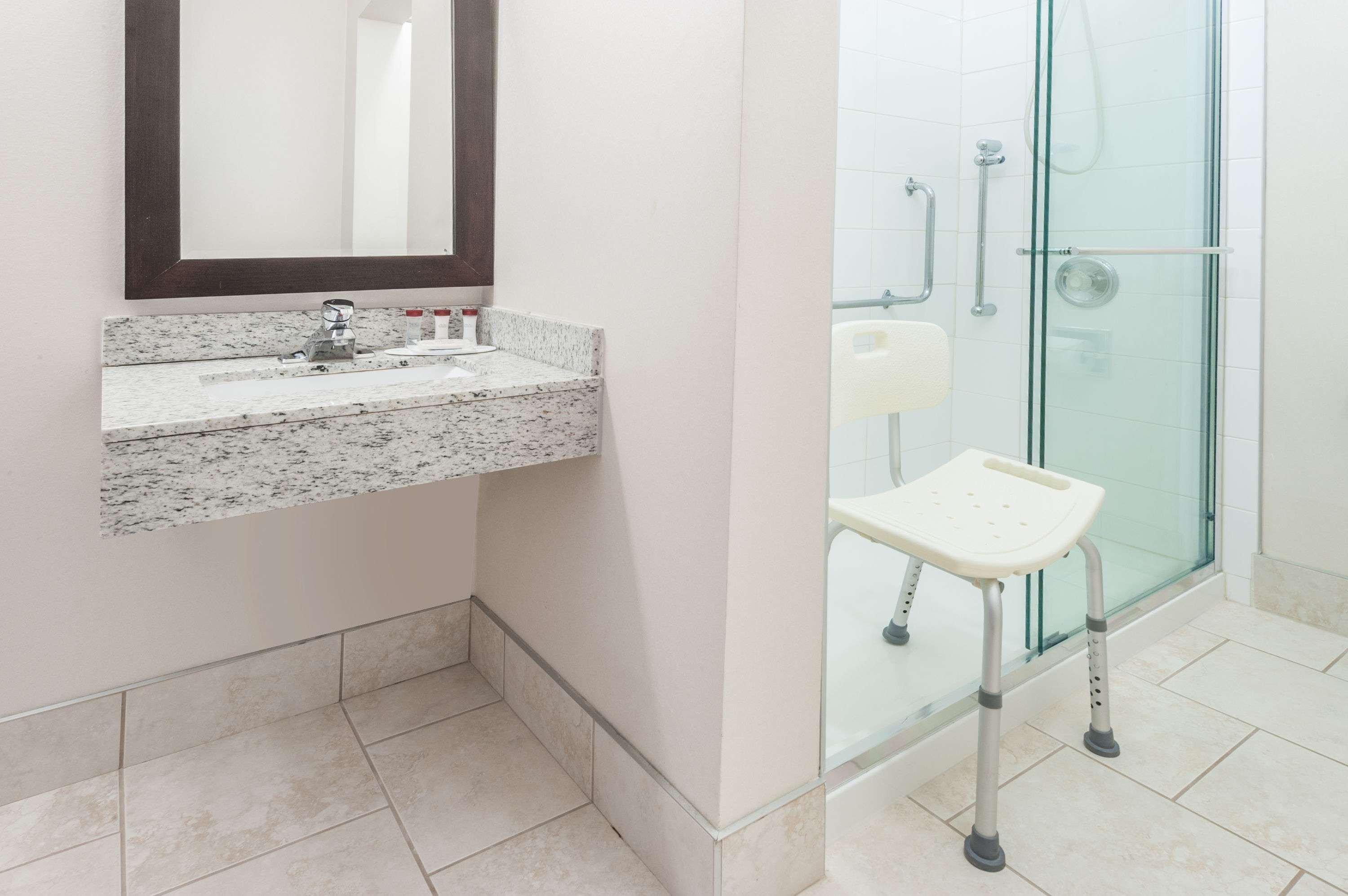 Ramada By Wyndham South Edmonton