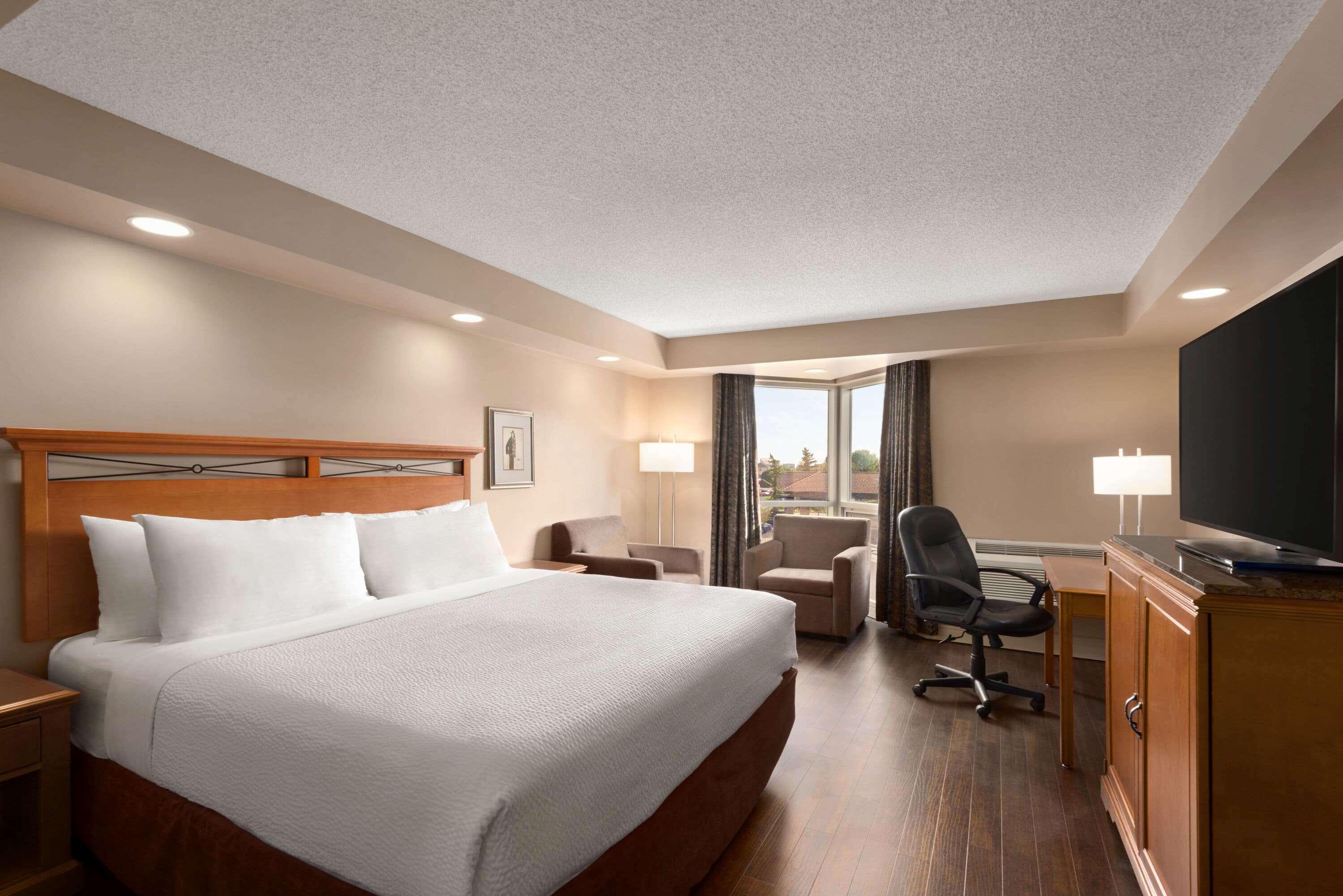 Royal West Edmonton, Trademark Collection By Wyndham Hotel 3*