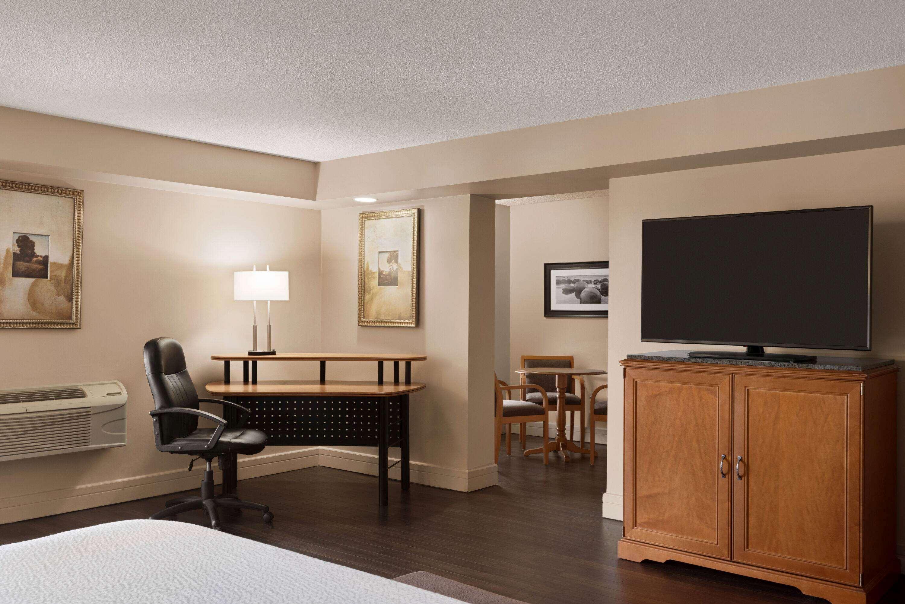 Hotel Royal West Edmonton, Trademark Collection By Wyndham