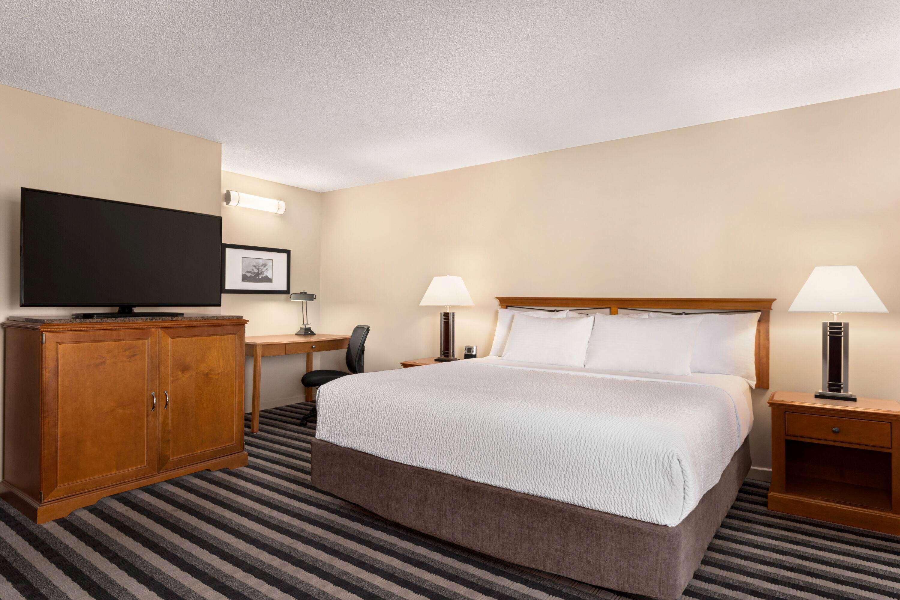 Royal West Edmonton, Trademark Collection By Wyndham Hotel