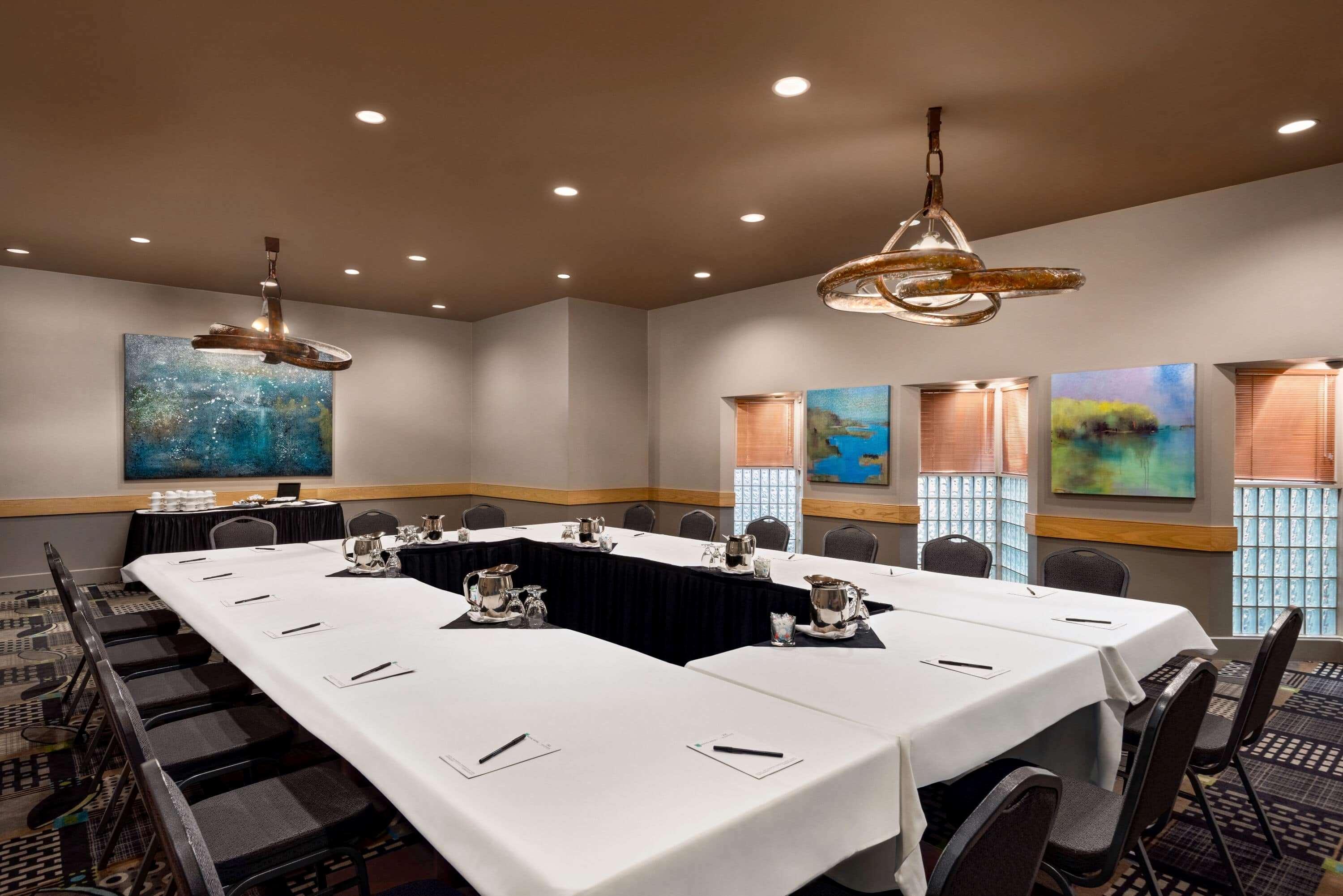 Royal West Edmonton, Trademark Collection By Wyndham Hotel 3*