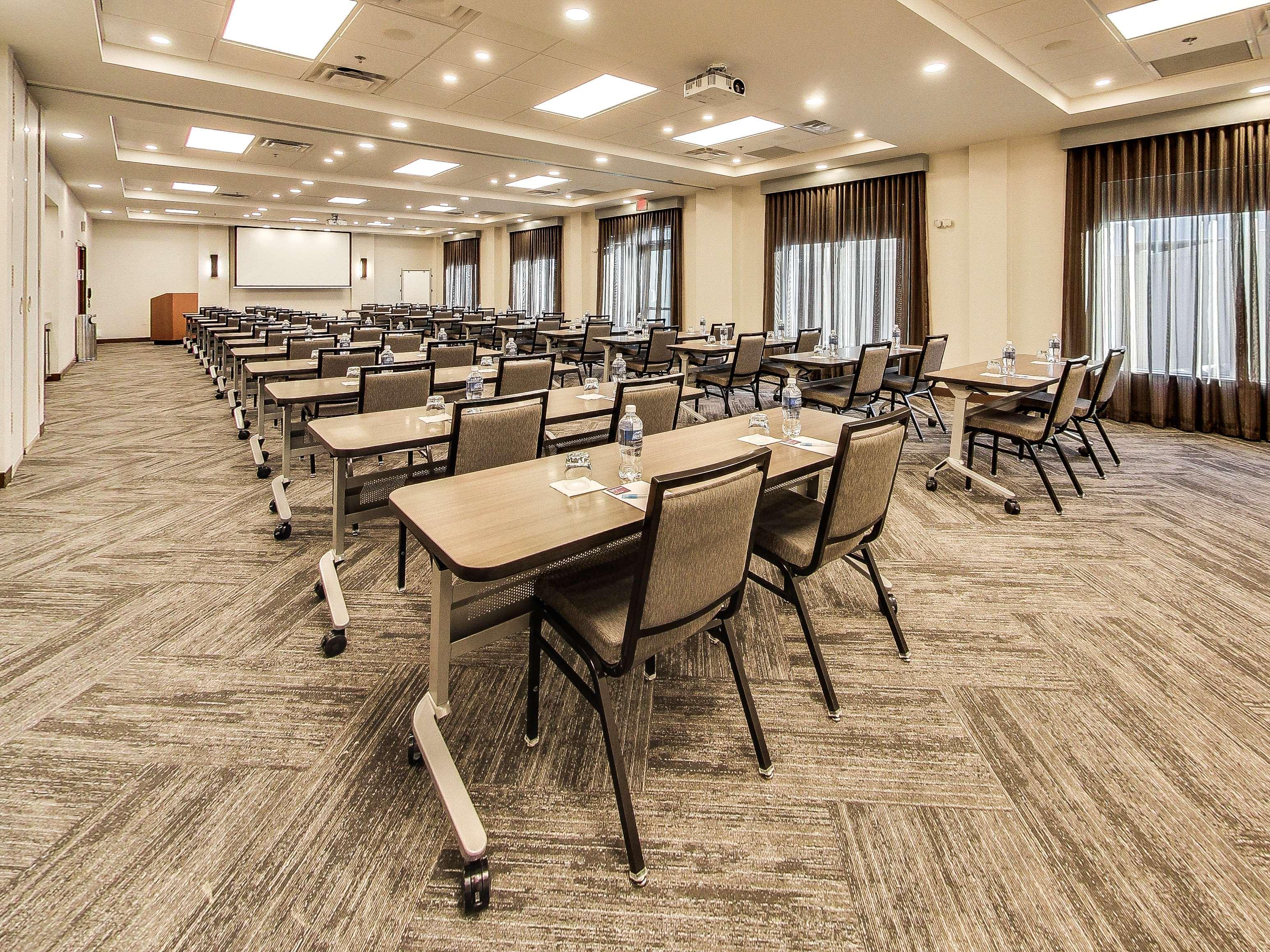 Hyatt Place West Hotel 3*