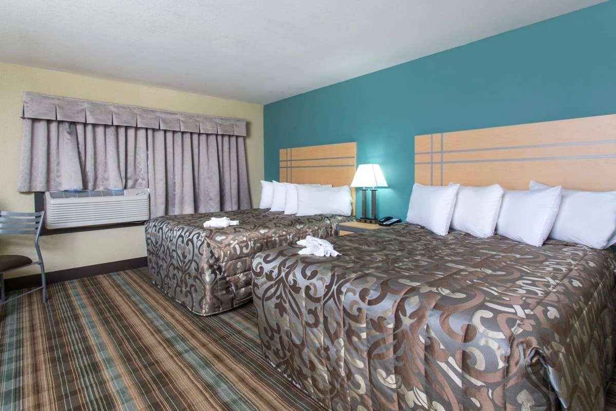 Ramada By Wyndham Yellowhead Nw 2*