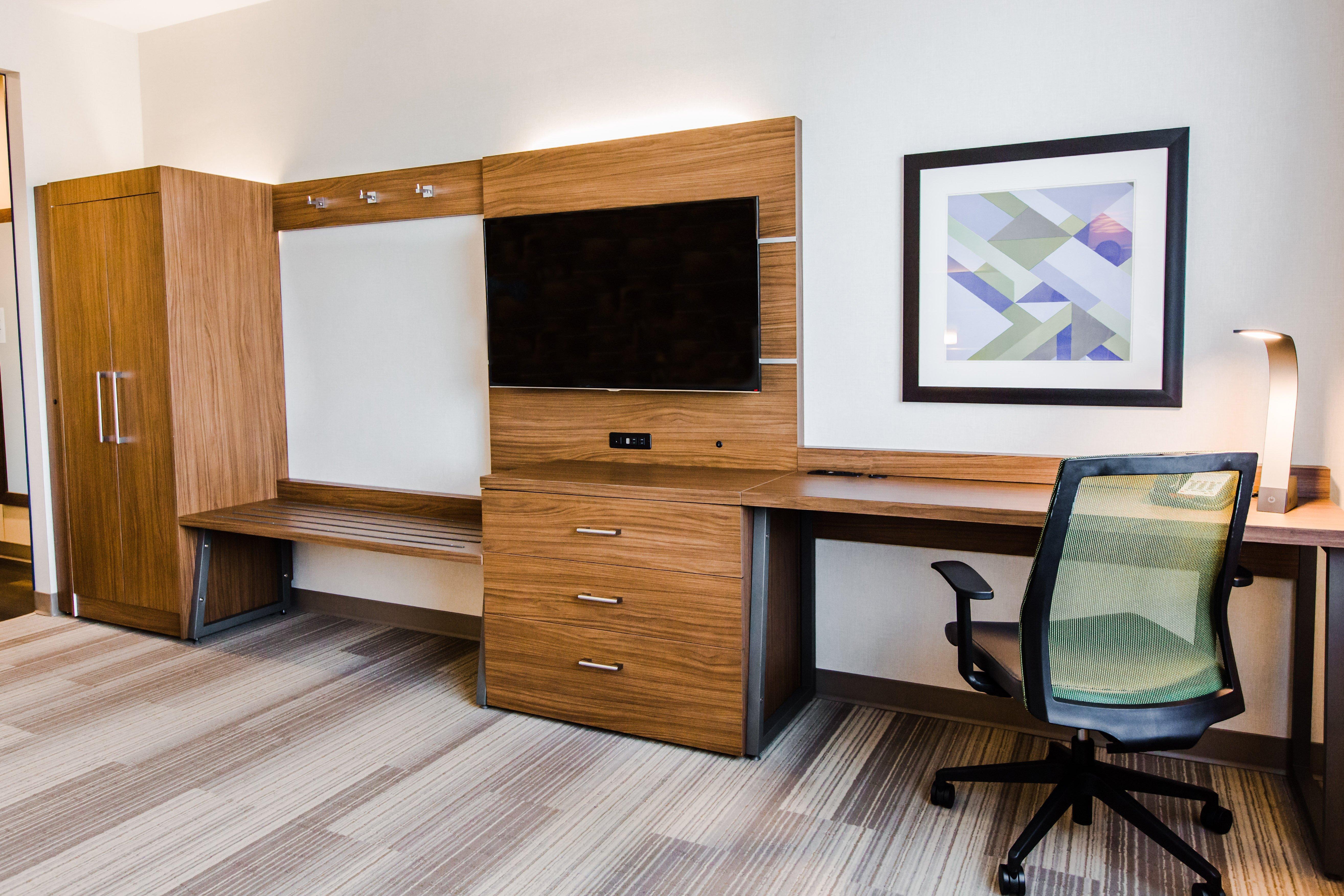 Holiday Inn Express & Suites - West Edmonton-Mall Area By Ihg 3*