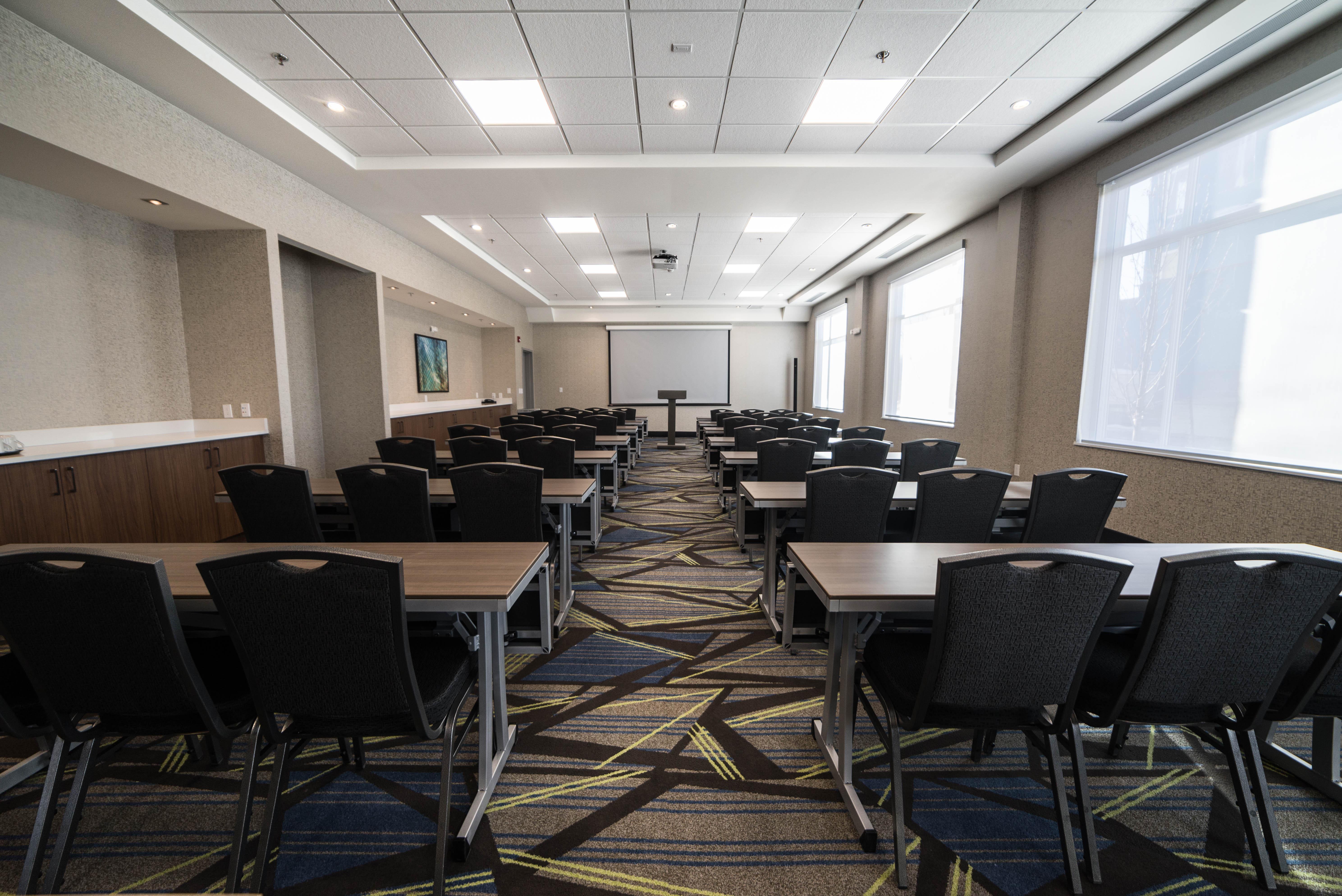 Hotel Holiday Inn Express & Suites - West Edmonton-Mall Area By Ihg