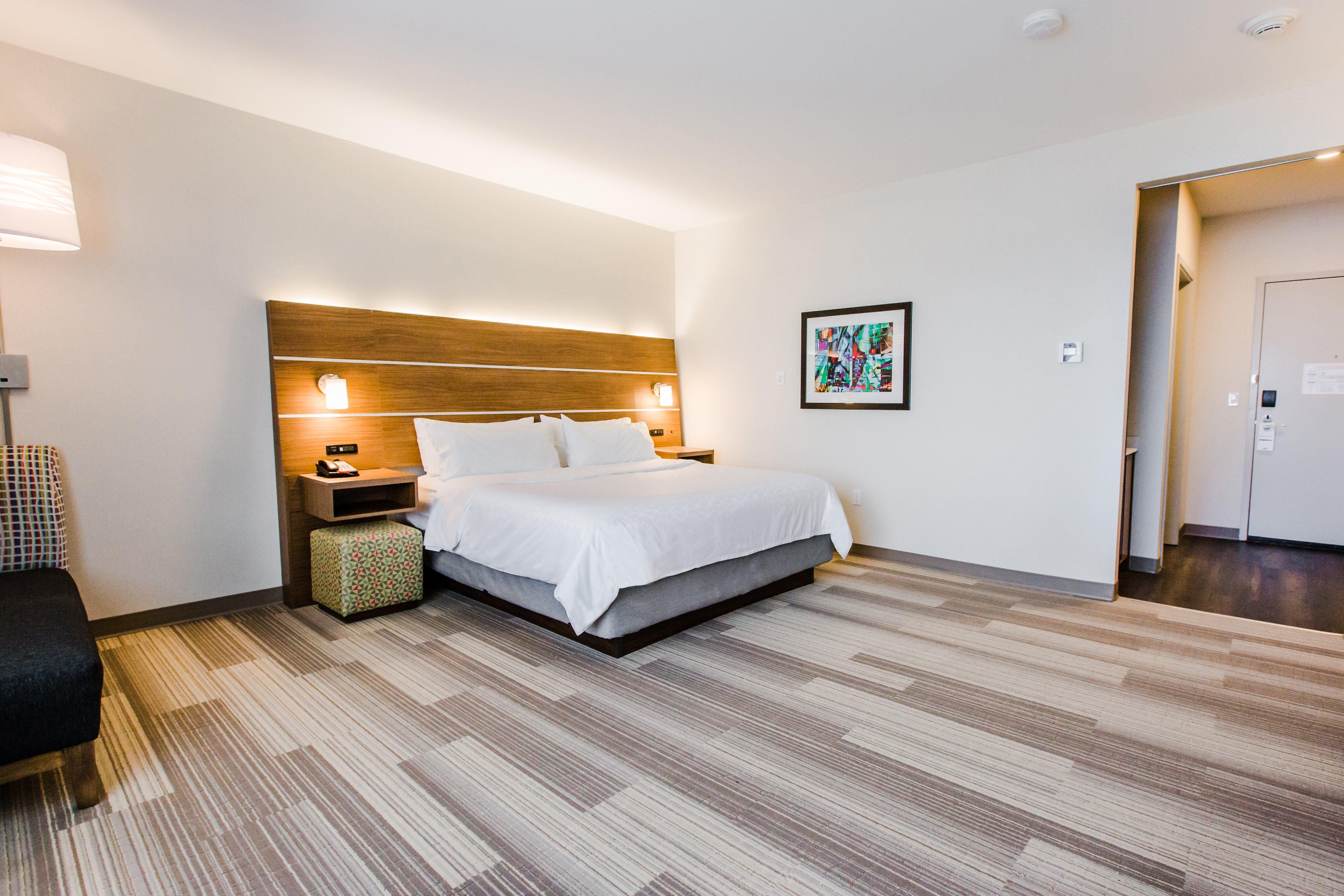 Holiday Inn Express & Suites - West Edmonton-Mall Area By Ihg 3*