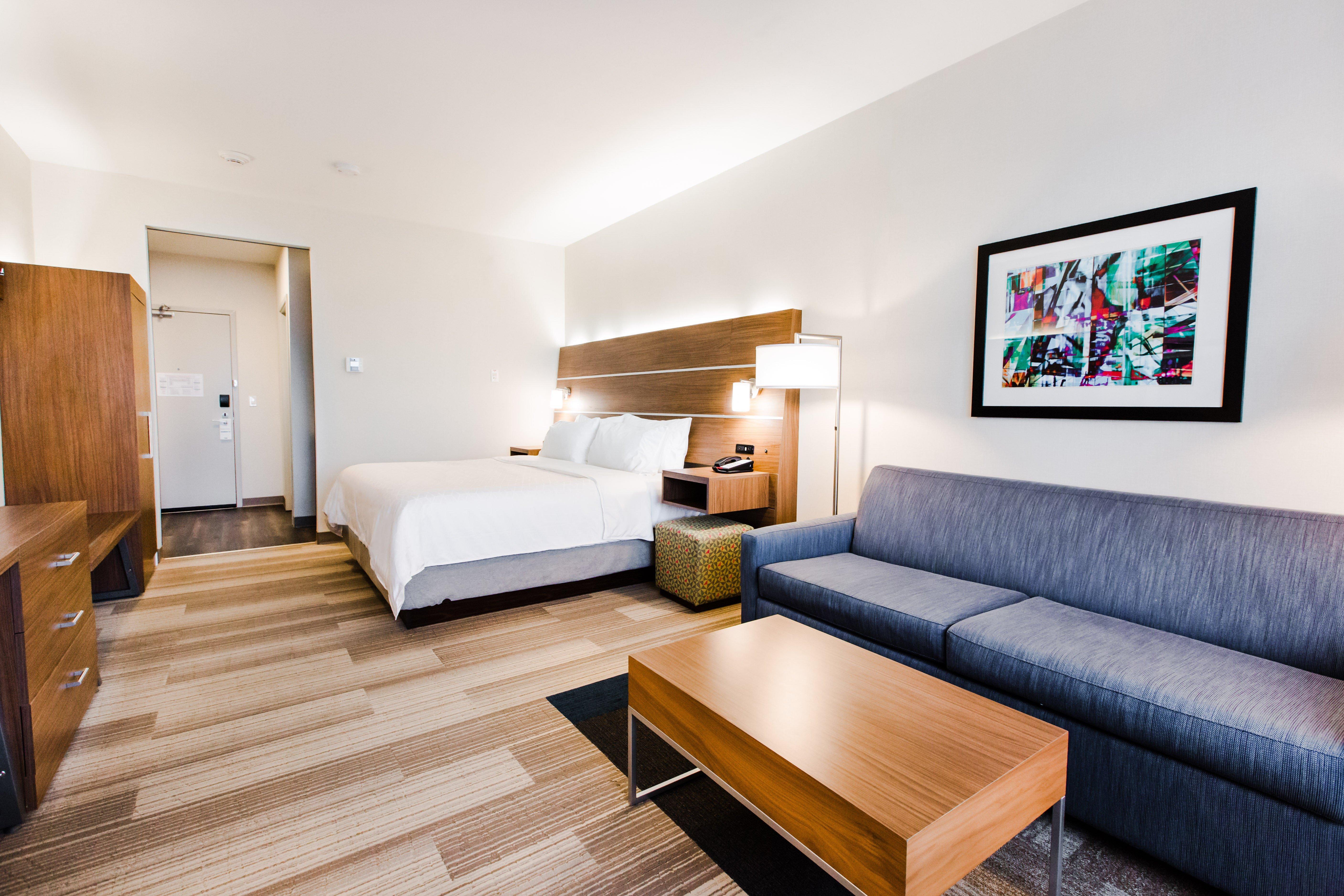 Holiday Inn Express & Suites - West Edmonton-Mall Area By Ihg 3*