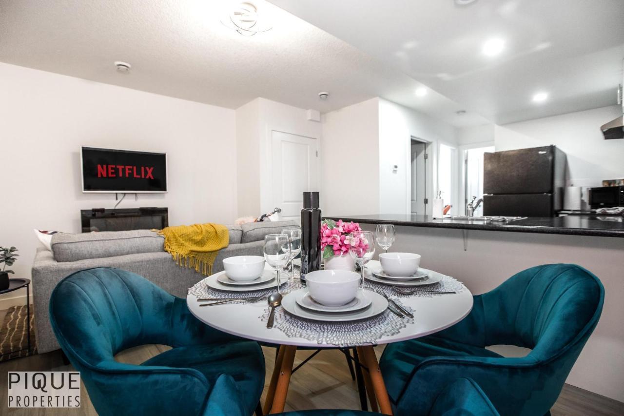 Vibrant Modern Oasis - Free Parking, Netflix, Fast Wi-fi - Long Stays Welcome * Edmonton