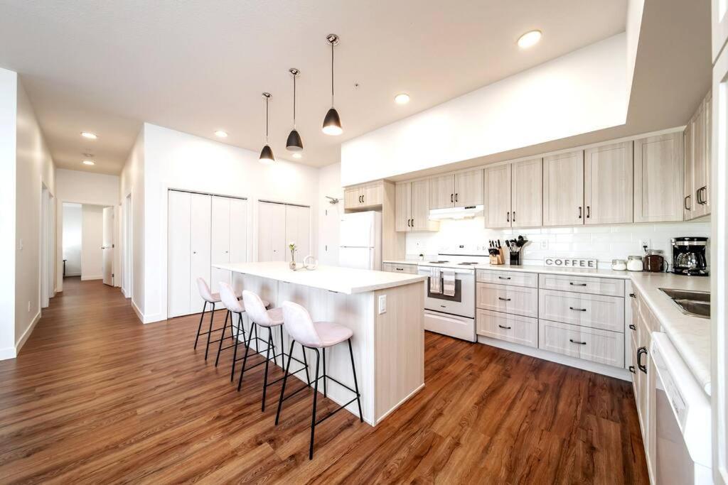 Exotic,lush,rainforest,cr,suite,king,u/g,wifi Apartment *