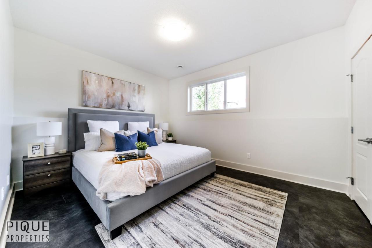 Stunning Modern - King Bed - Free Parking & Netflix - Fast Wi-fi - Long Welcome Holiday home