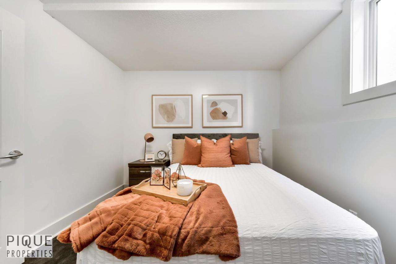 Stunning Modern - King Bed - Free Parking & Netflix - Fast Wi-fi - Long Welcome Holiday home