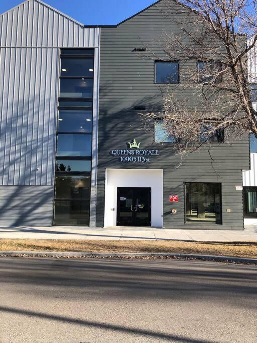 Apartment Royal Blue Wild Oasis Corner Pnhse Kingbed U/g Wi-fi Edmonton