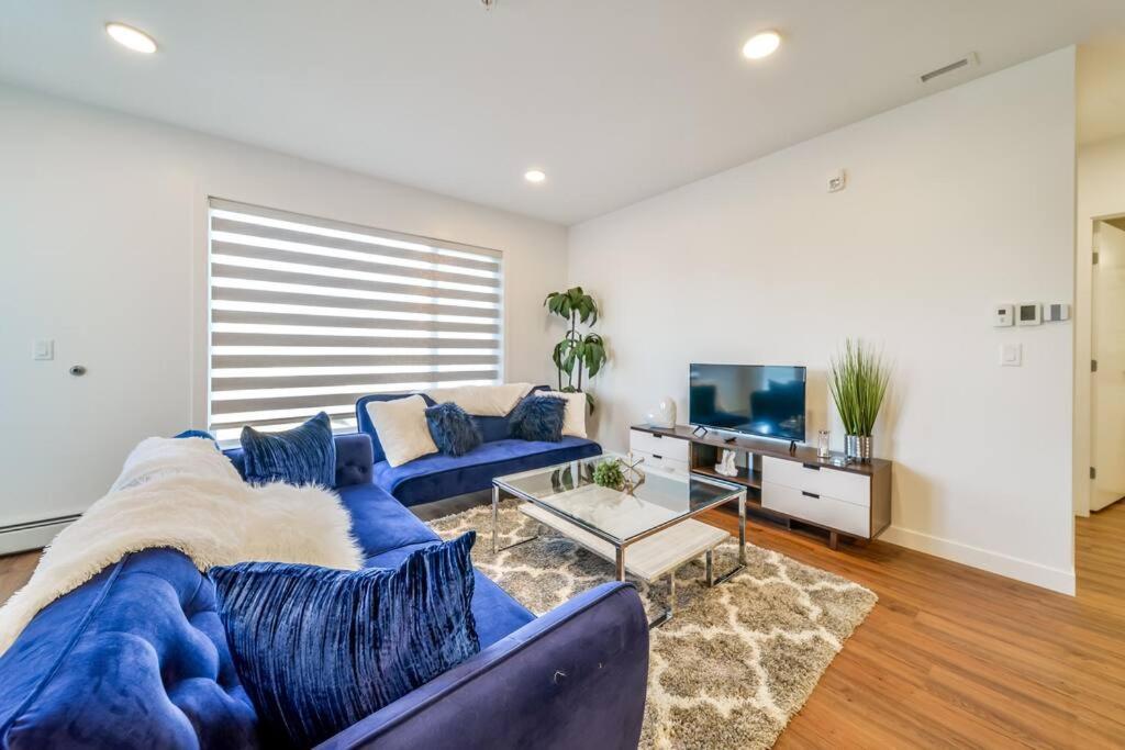 Apartment Royal Blue Wild Oasis Corner Pnhse Kingbed U/g Wi-fi *