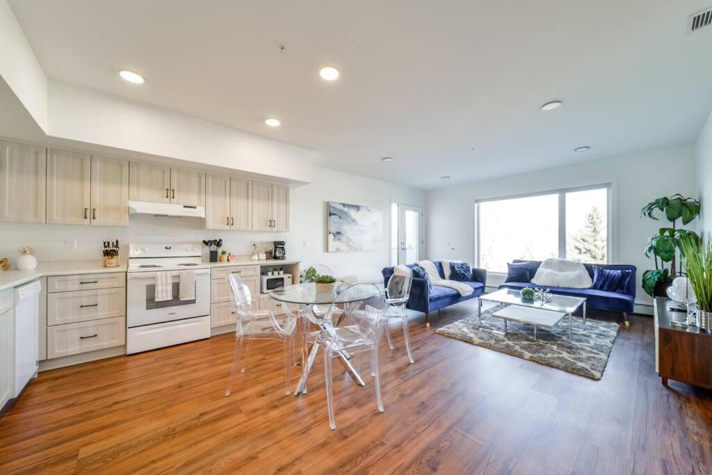 Apartment Royal Blue Wild Oasis Corner Pnhse Kingbed U/g Wi-fi