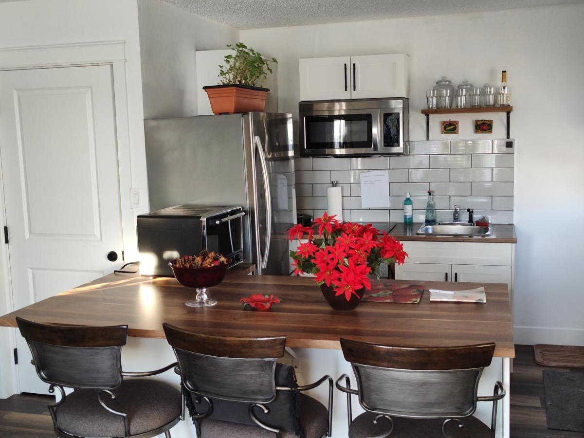 Tranquil & Tasteful One Bdrm Private Ne Edmonton