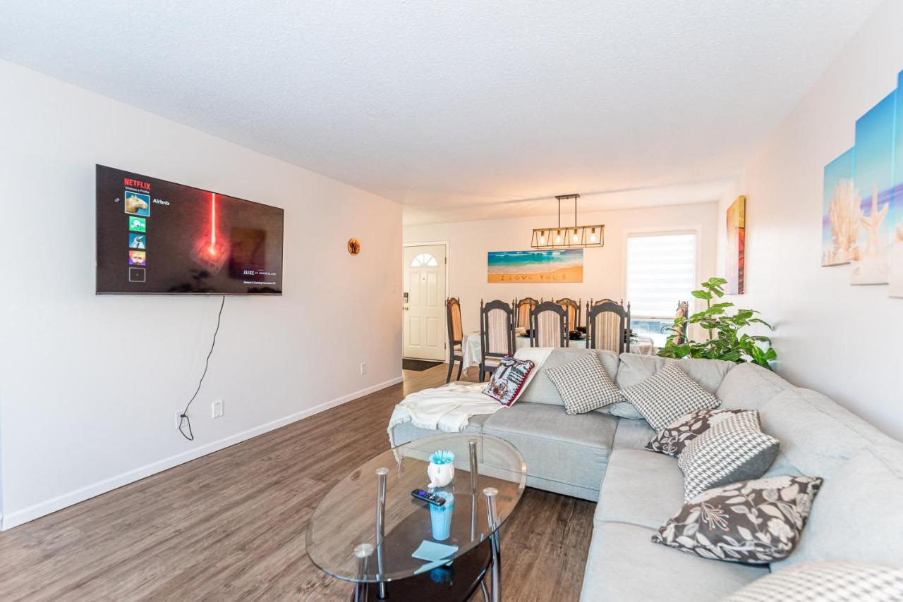 Southgate 5 Bedroom Vacation With Double Garage Edmonton