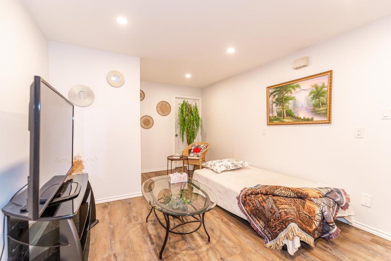 Southgate 5 Bedroom Vacation With Double Garage Holiday home