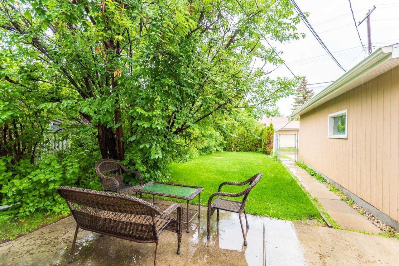 Southgate 5 Bedroom Vacation With Double Garage Holiday home *