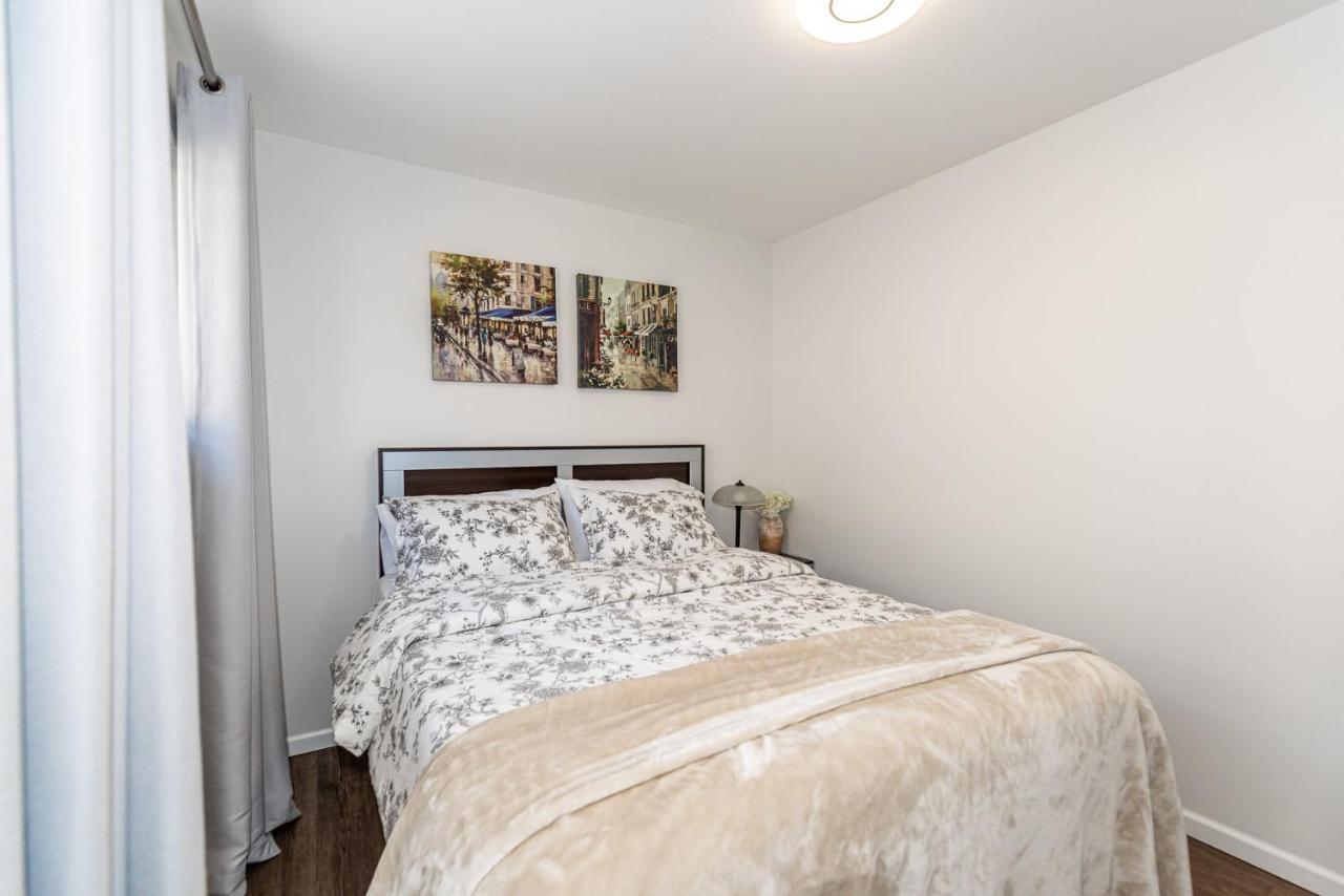 Holiday home Southgate 5 Bedroom Vacation With Double Garage Edmonton