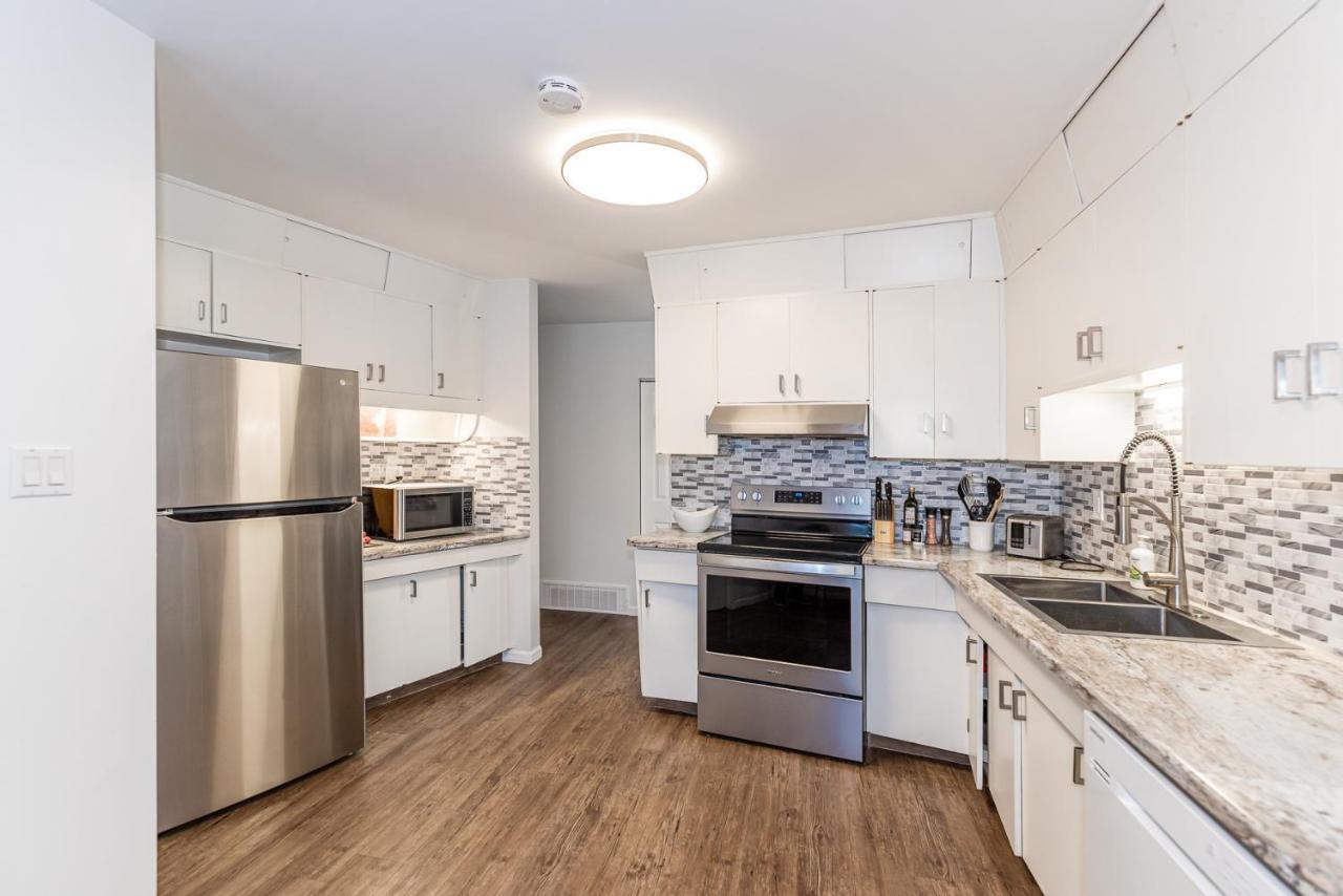 Southgate 5 Bedroom Vacation With Double Garage * Edmonton
