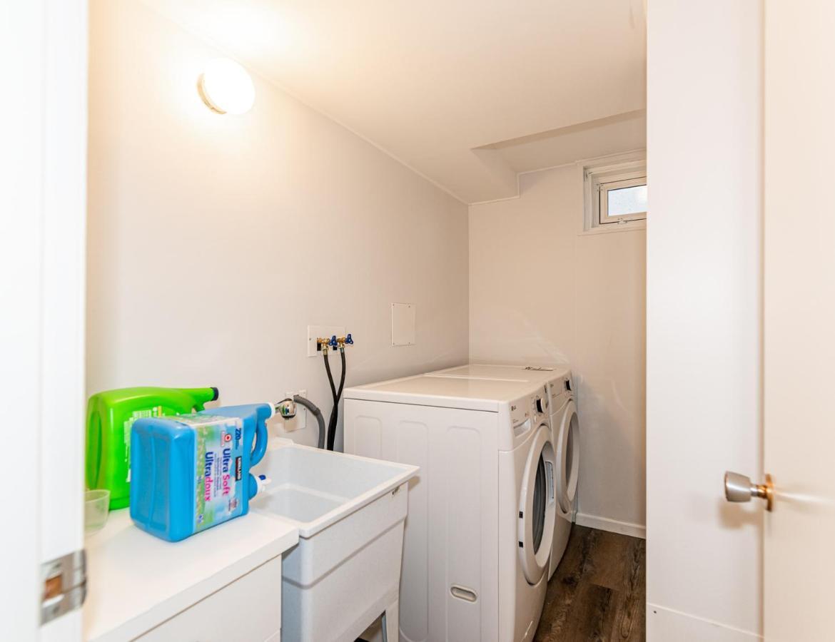 Southgate 5 Bedroom Vacation With Double Garage Holiday home