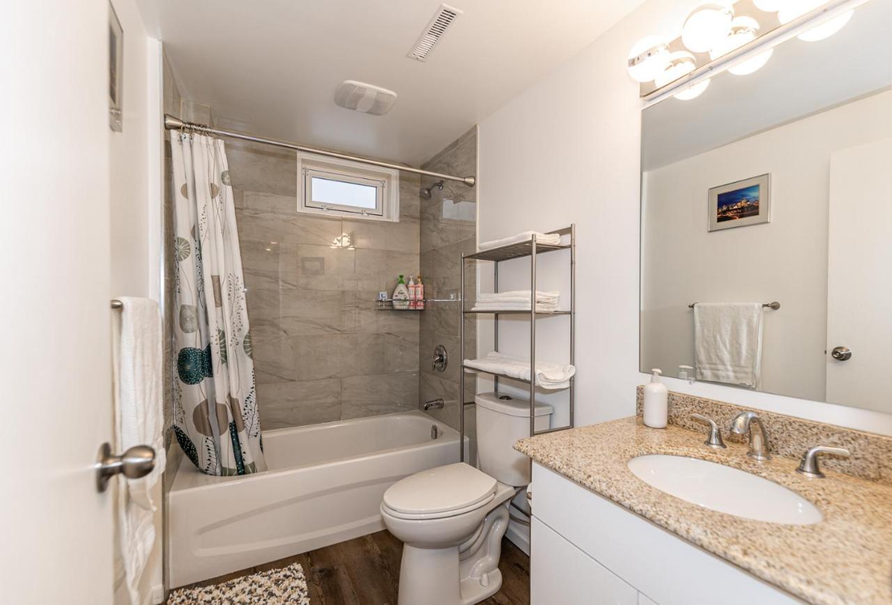 Southgate 5 Bedroom Vacation With Double Garage Holiday home Edmonton