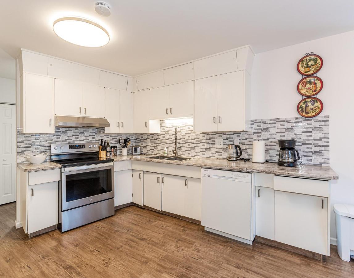 Southgate 5 Bedroom Vacation With Double Garage * Edmonton