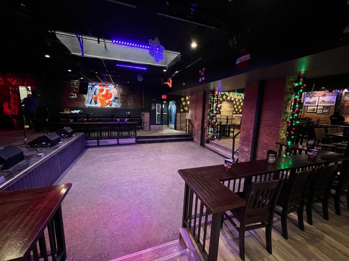 Hotel Commercial Edmonton