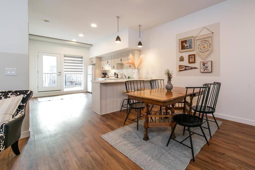 Modern Country Retreat, 5 Min To Dt & Rogers Place, Secure Ug Parking, Long Stays, Fast Wifi