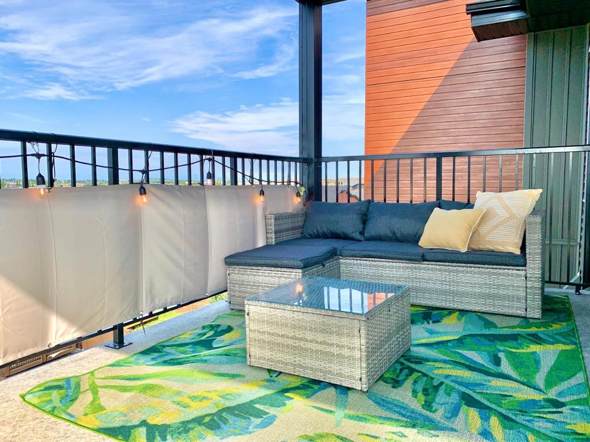 Peaceful Oasis Condo, Ac, Floor, Secure Ug Parking, Balcony, King Bed! Apartment