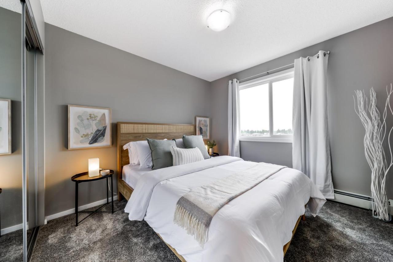 Peaceful Oasis Condo, Ac, Floor, Secure Ug Parking, Balcony, King Bed! *