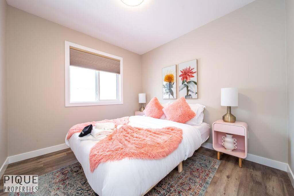 Apartment New, Euro-style Suite, Whyte Avenue, Ac, Netflix, Sleeps 6! *