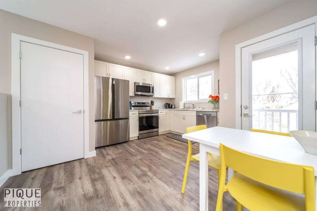 Apartment New, Euro-style Suite, Whyte Avenue, Ac, Netflix, Sleeps 6!