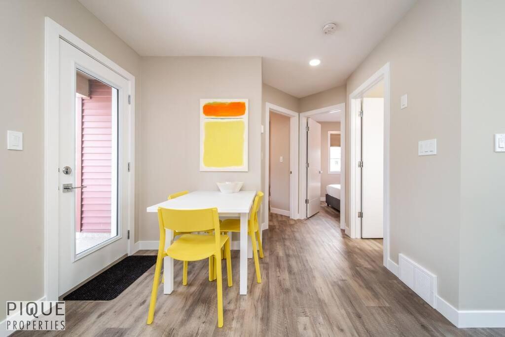 New, Euro-style Suite, Whyte Avenue, Ac, Netflix, Sleeps 6! Apartment