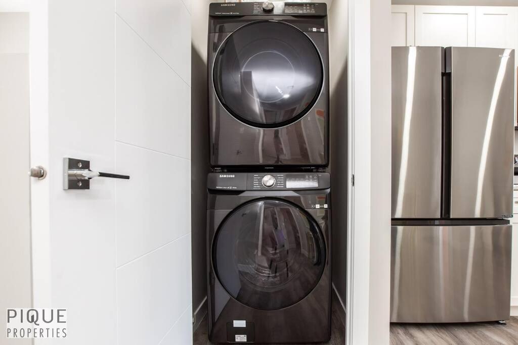 Apartment New, Euro-style Suite, Whyte Avenue, Ac, Netflix, Sleeps 6! Edmonton
