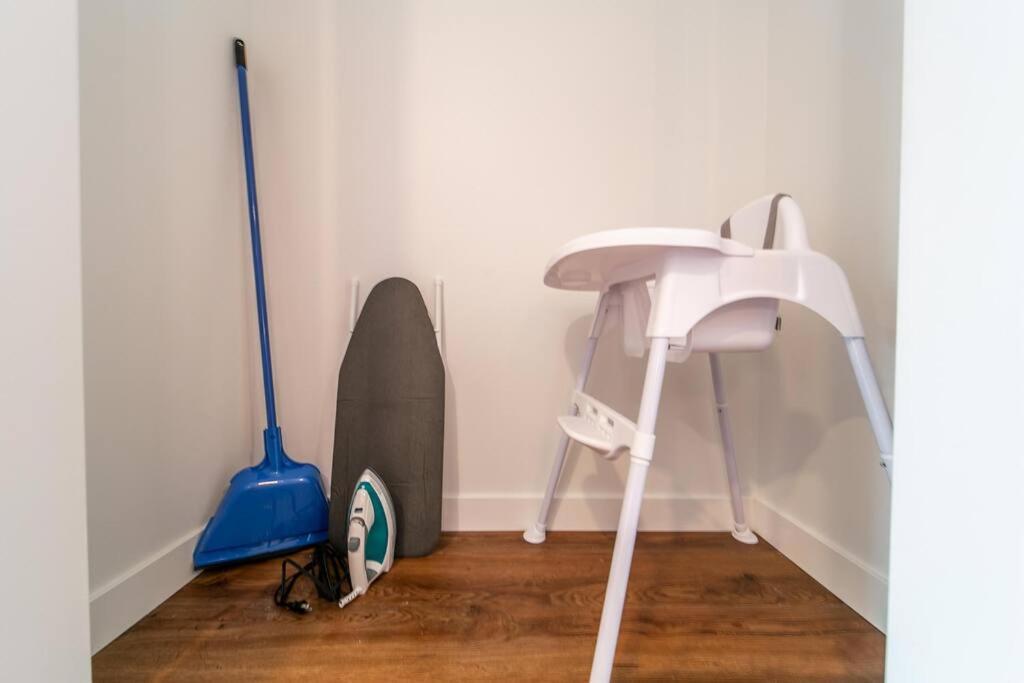 Modern Country Retreat, 5 Min To Dt & Rogers Place, Secure Ug Parking, Long Stays, Fast Wifi