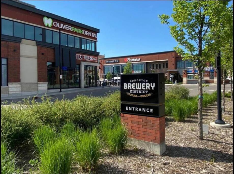Apartment Executive Bsmt Suite, King Bed, 5 Min To Dt & Whyte Ave, Sleeps 6!