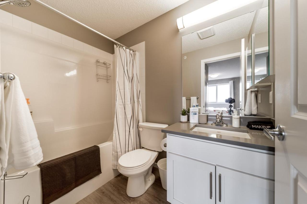 Peaceful Oasis Condo, Ac, Floor, Secure Ug Parking, Balcony, King Bed! Apartment