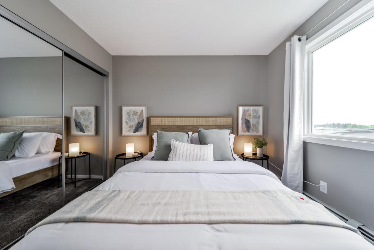 Apartment Peaceful Oasis Condo, Ac, Floor, Secure Ug Parking, Balcony, King Bed! Edmonton