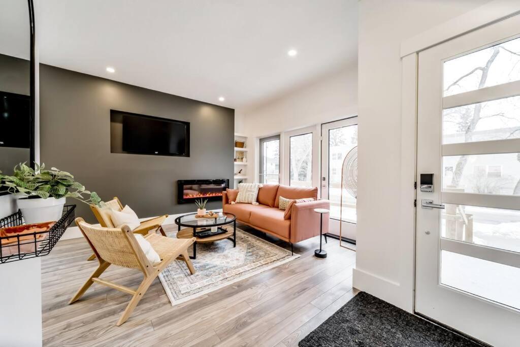 ✦chic Haven✦3br Near Dt & Wem, King Bed, Trails, Fast Wifi, Sleeps 6! Holiday home *