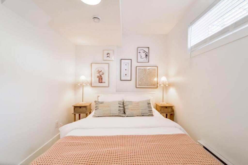 The Nook & Cranny Bsmt Suite, Near Wem & Dt, Fast Wifi! Sleeps 4 * Edmonton