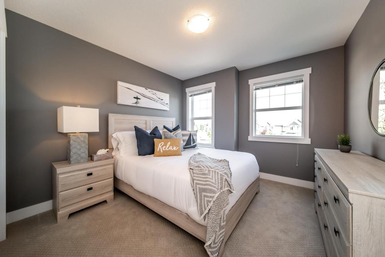 Holiday home Amazing Luxe Home, Ac, Huge Yard, Firepit, Pet Friendly, Sleeps 10! *