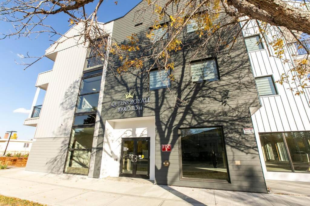 Modern Country Retreat, 5 Min To Dt & Rogers Place, Secure Ug Parking, Long Stays, Fast Wifi * Edmonton